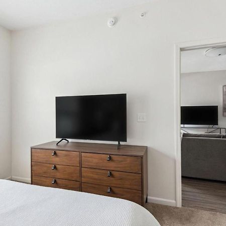 Landing Modern Apartment With Amazing Amenities Omaha Bagian luar foto