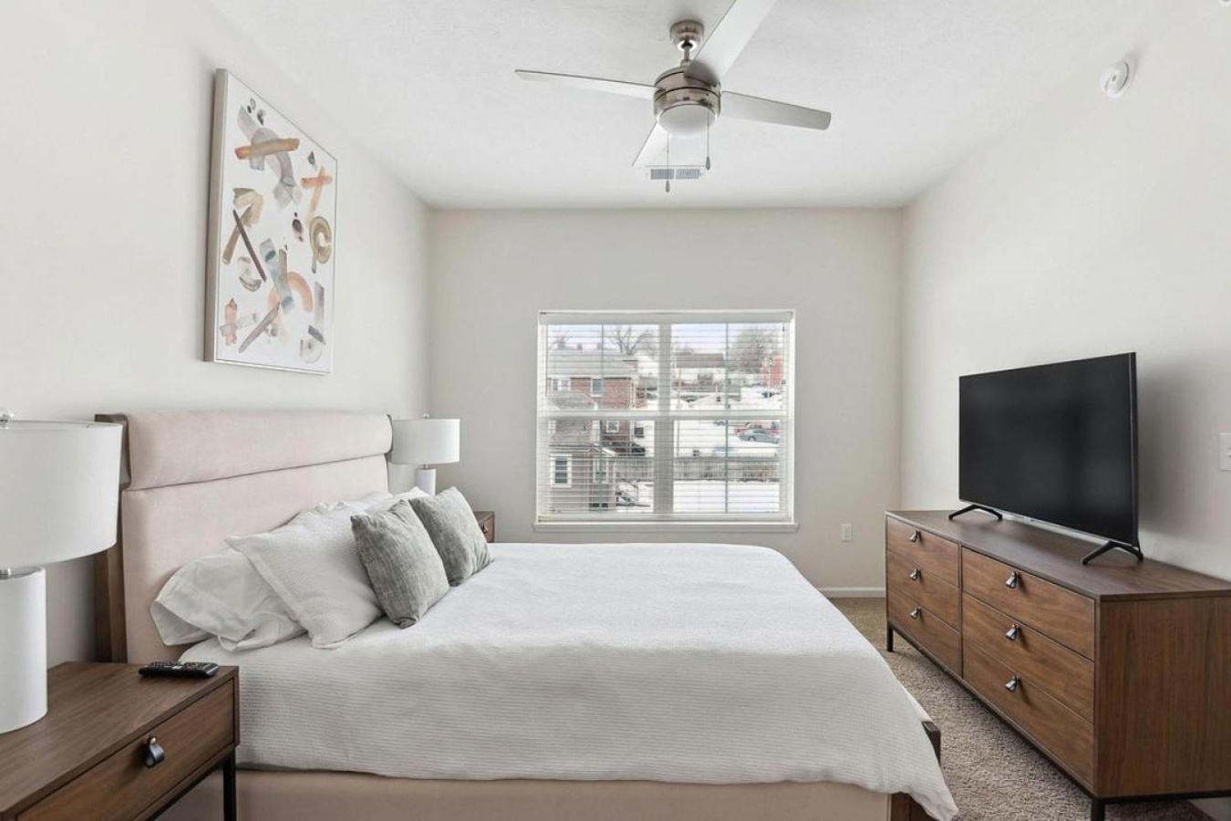 Landing Modern Apartment With Amazing Amenities Omaha Bagian luar foto